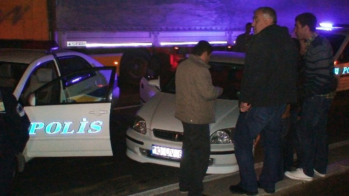 Aksaray\'da Polis, Polisi Kovaladı