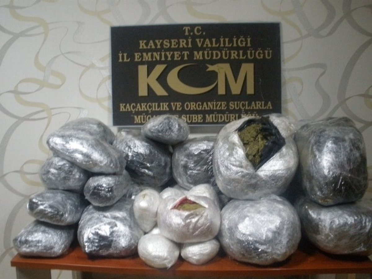 Polis Zehir Tacirine Geçit Vermedi