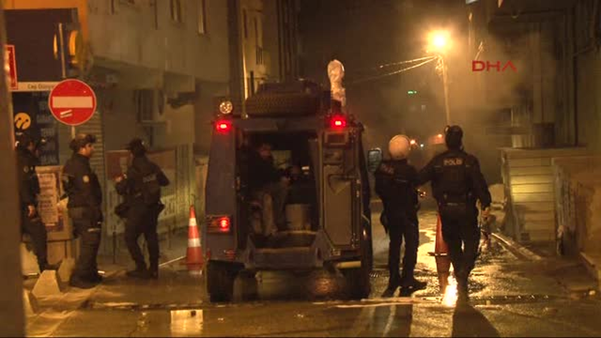 Sancaktepe\'de Göstericilere Polis Müdahalesi