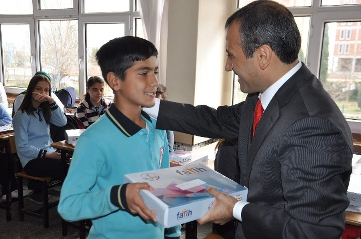 Seydişehir\'de Tablet Bilgisayarlar Dağıtıldı