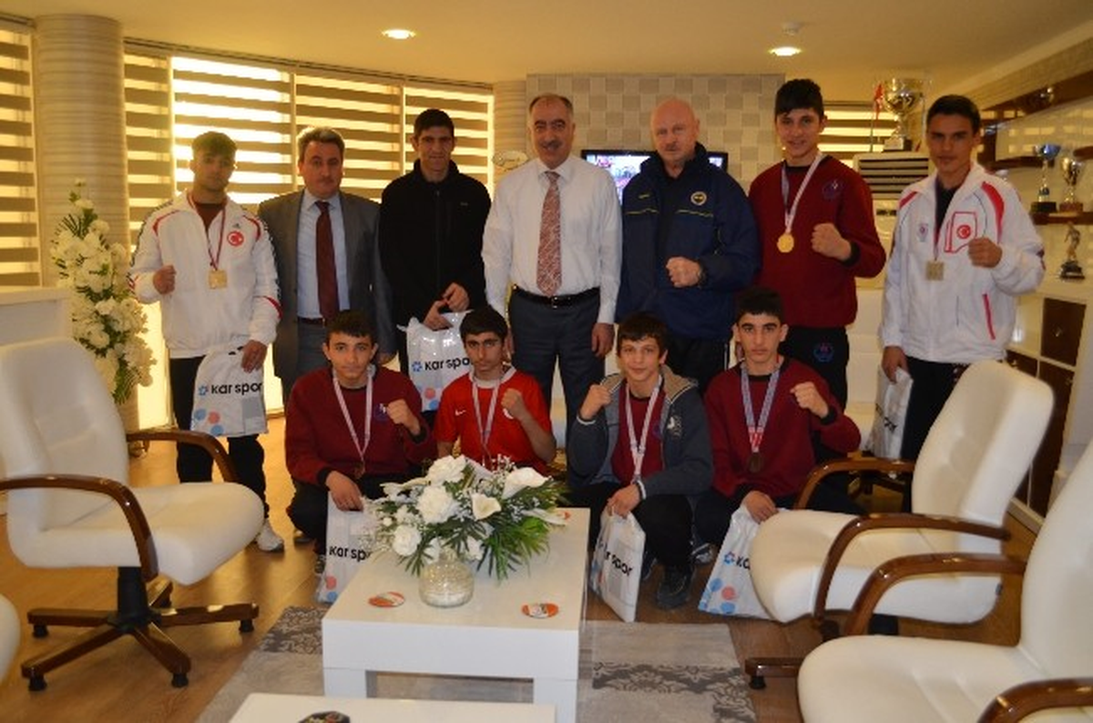 Tohm Bokssörlerinin Büyük Başarısı