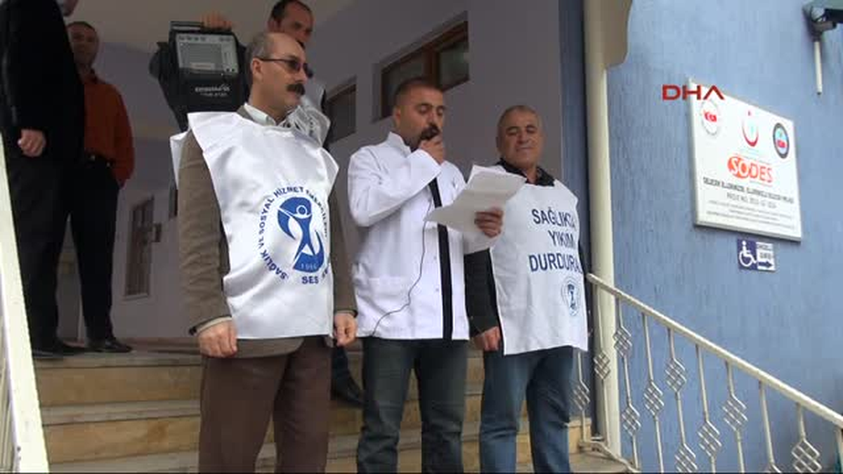 Tunceli\'de Sağlık Çalışanları İşi Bıraktı