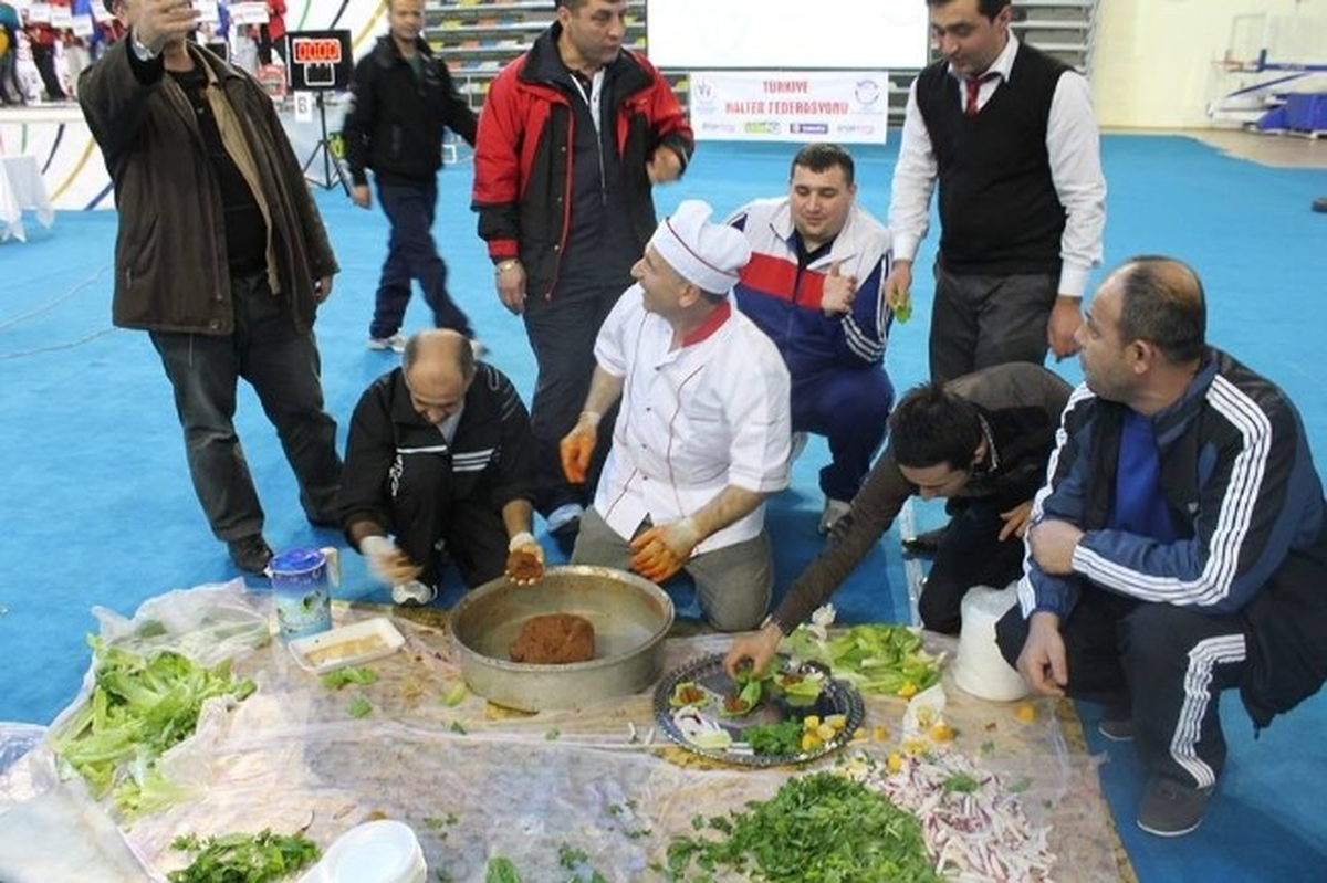 Yıldızlar ve Gençler Halter Şampiyonasının Açılış Seremonisi