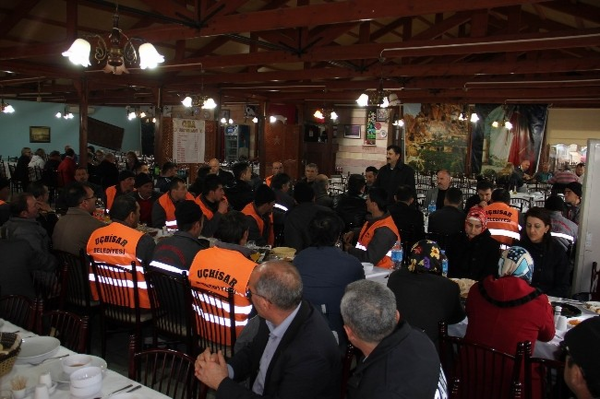 Uçhisar Belediye Başkanı Osman Süslü, Belediye Çalışanları ile Yemekte Buluştu