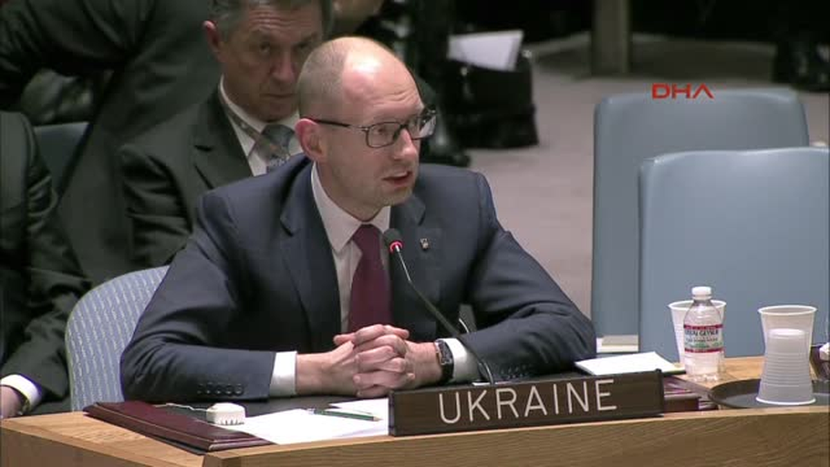Ukrayna Başbakanı Yatsenyuk: Rusya Savaş mı İstiyor?