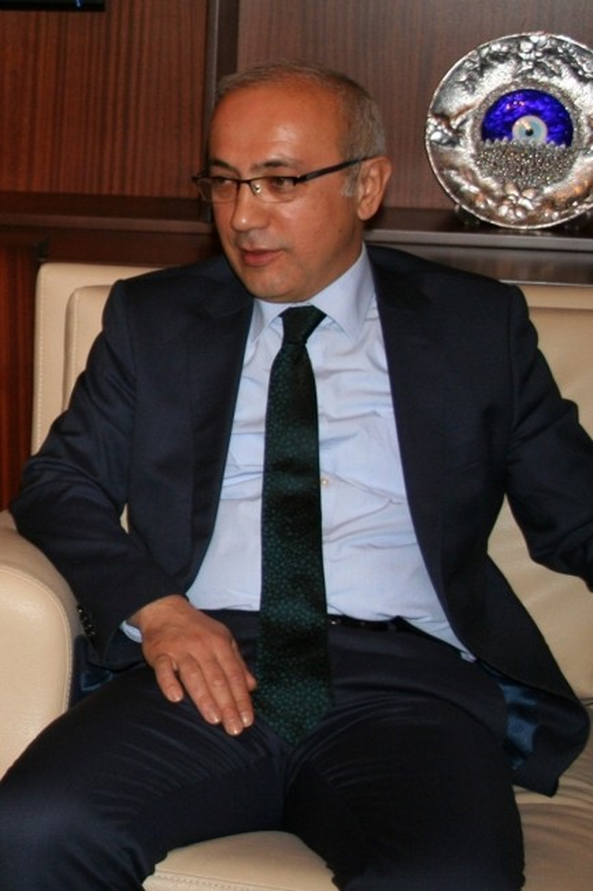 Ulaştırma, Denizcilik ve Haberleşme Bakanı Lütfi Elvan\'ın Facebook ve Twitter Açıklaması