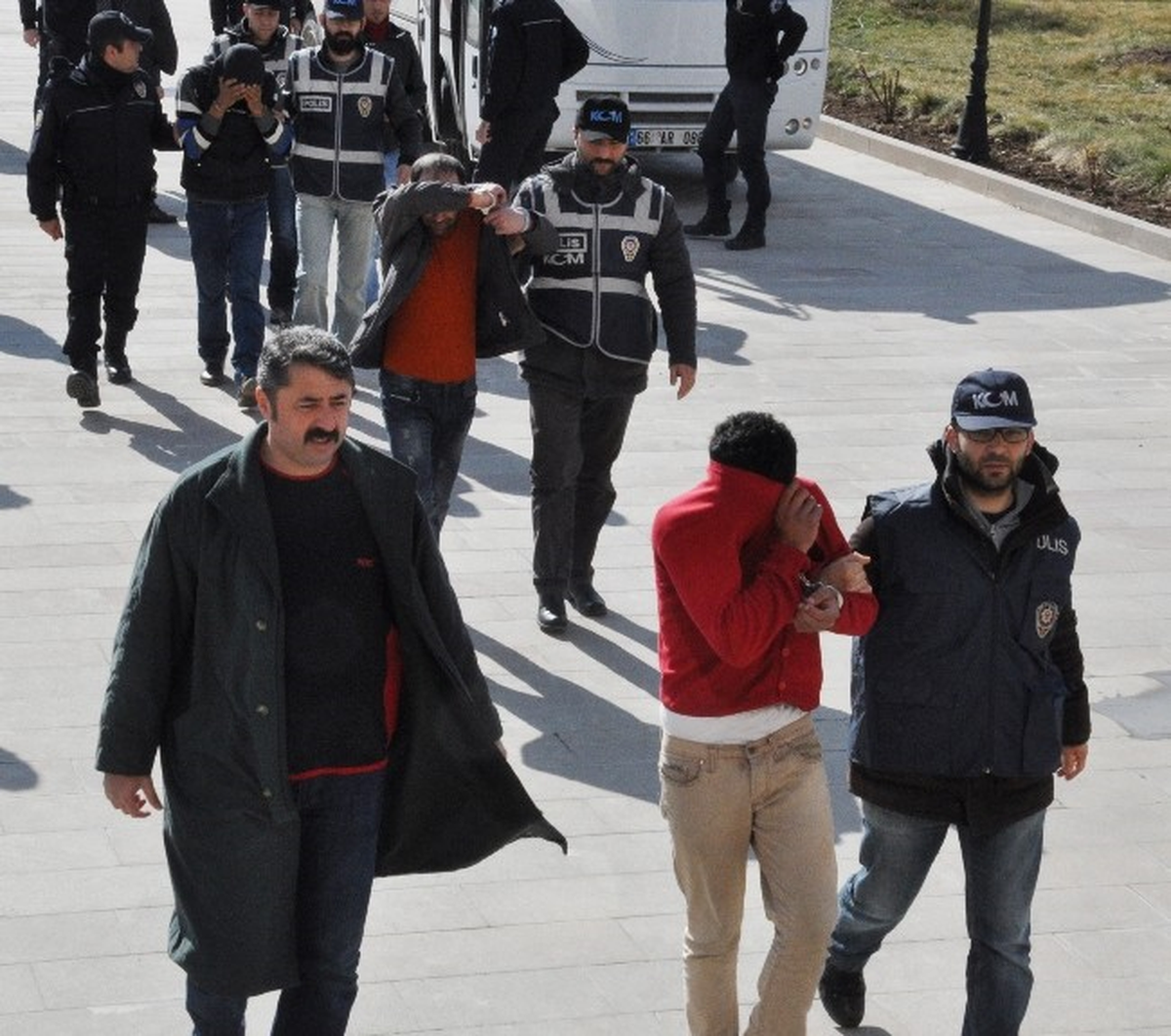 Uyuşturucu Operasyonunda 10 Kişi Gözaltına Alındı