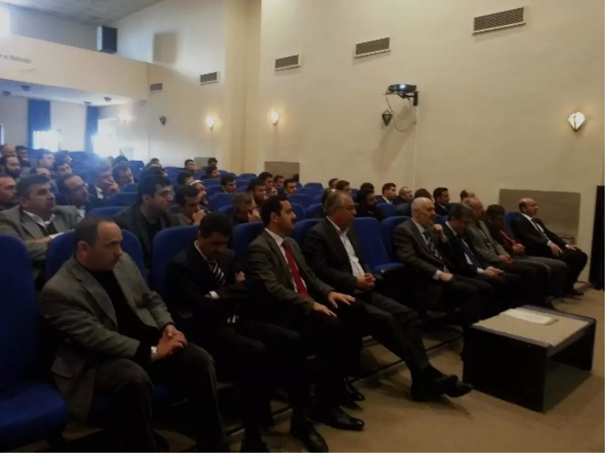 Van Müftüsü Nimetullah Arvas, Hizmet İçi Eğitim Kursuna Katılan Vaizlerle Bir Araya Geldi