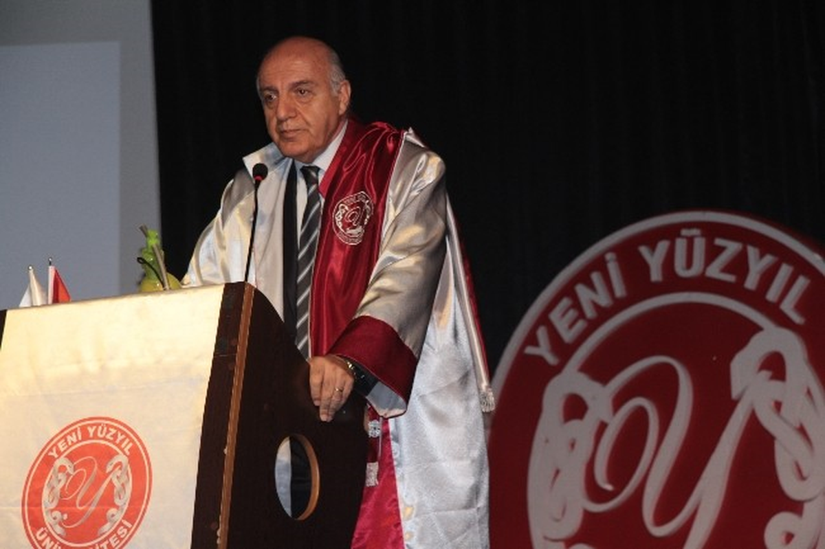 Yeni Yüzyıl Üniversitesi Tıp Bayramı\'nı Kutladı