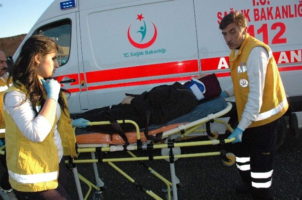 Adıyaman\'da Trafik Kazası: 3 Yaralı