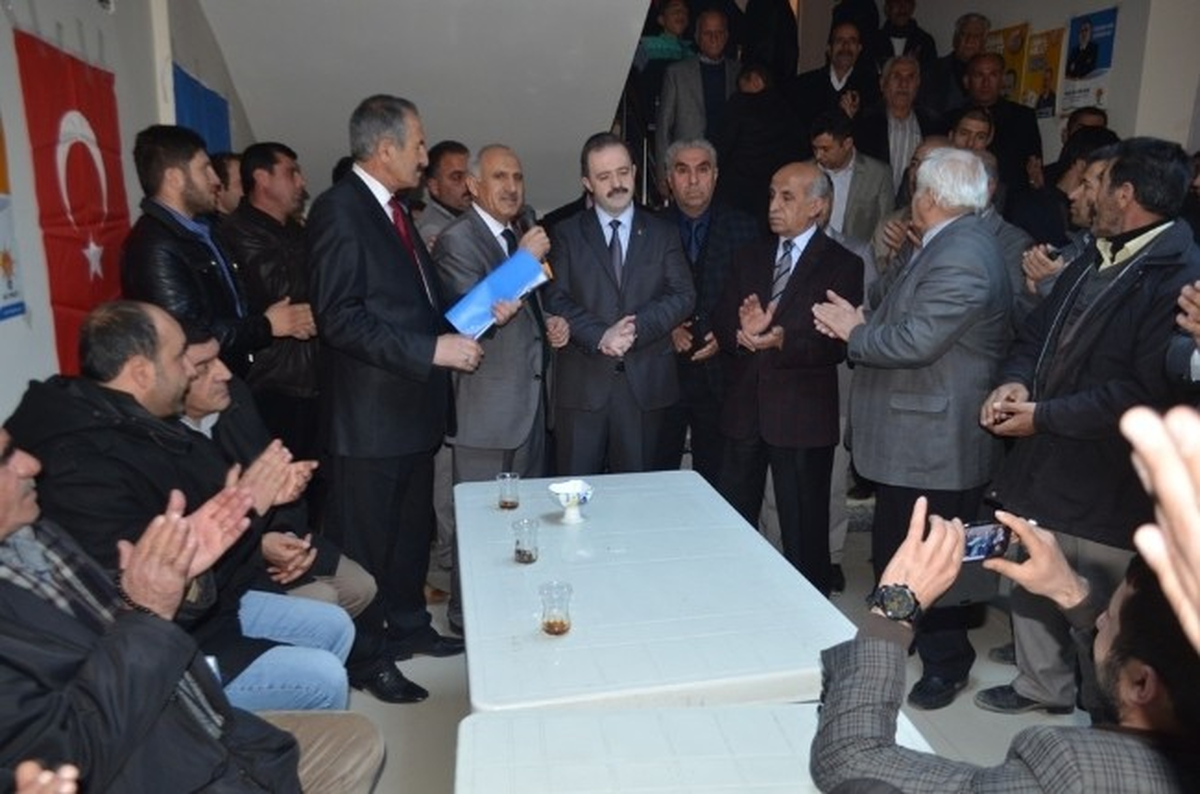 AK Parti Tuşba Belediye Başkan Adayı Özgökçe\'ye Destekler Dağ Gibi Büyüyor