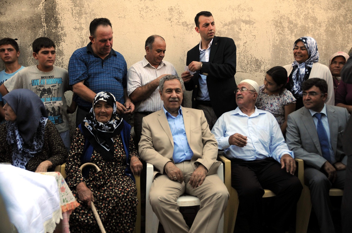 Arınç: Dinleyenlerden Hesap Soracağız, Bu Casusluk Suçudur