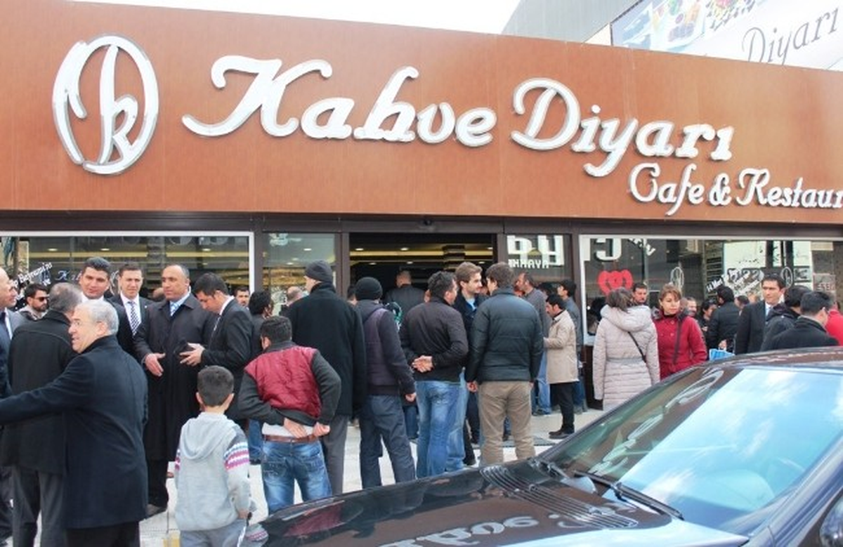 Barzani ile Davutoğlu Kahve Diyarı\'nda Mola Verdi