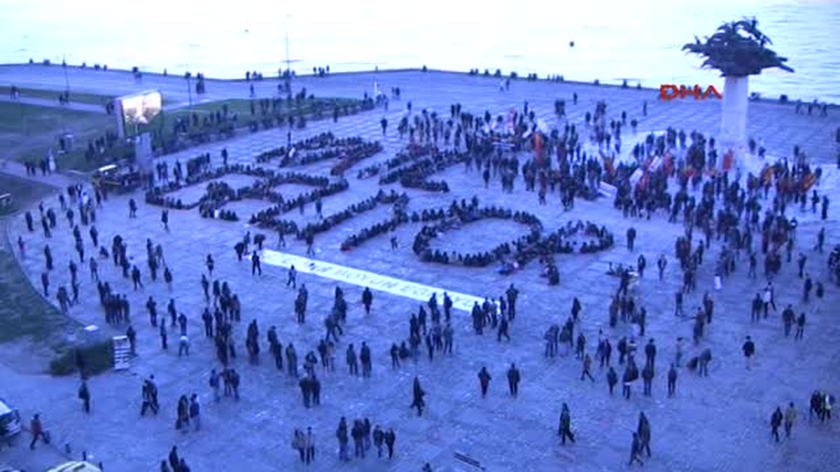 Başbakan\'ı Miting Meydanında Protesto Ettiler