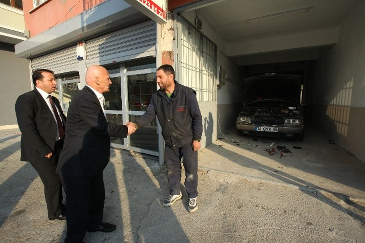 Başkan Altınok Öz Kartal ve Çavuşoğlu Oto Sanayi Sitesi\'nde İşçilerle Buluştu