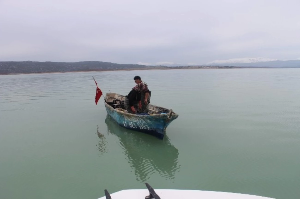Beyşehir Gölünde Balıkçılar Ava \'Paydos\' Dedi