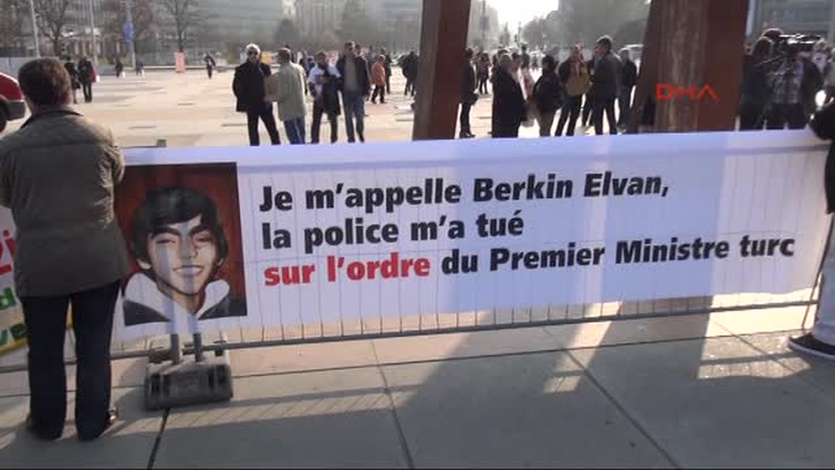 Cenevre\'de Berkin ve Burakcan İçin Eylem