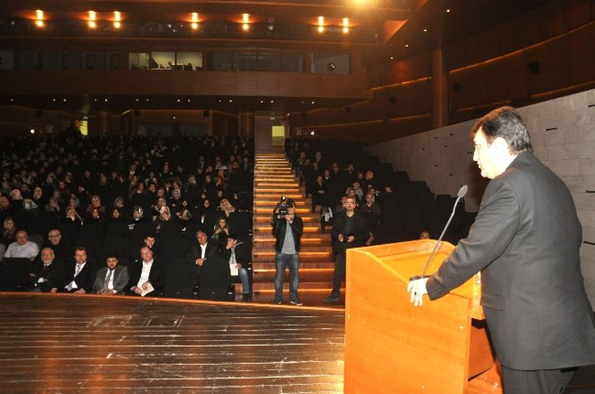 Dündar: "İstiklal Marşı Bu Ülkenin En Önemli Miraslarından Biri"