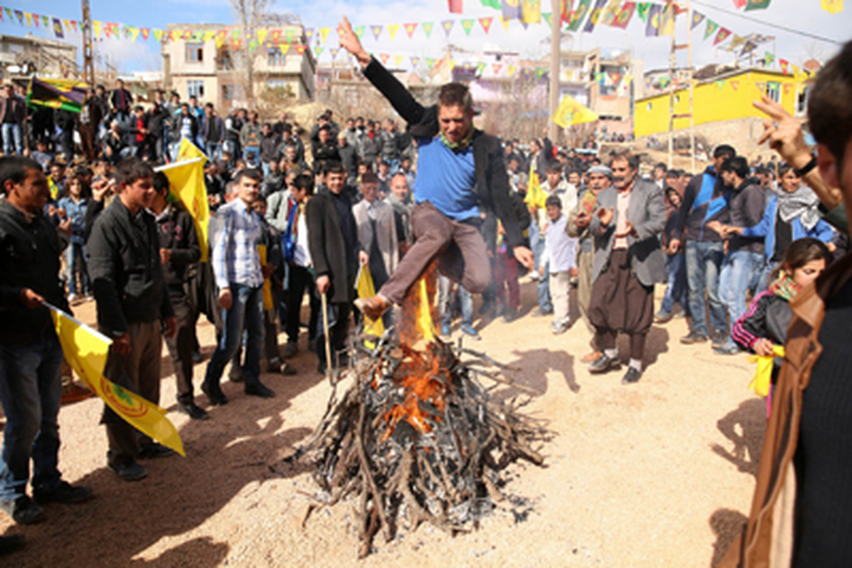 Eğil Newroz Ateşiyle Oynadı!