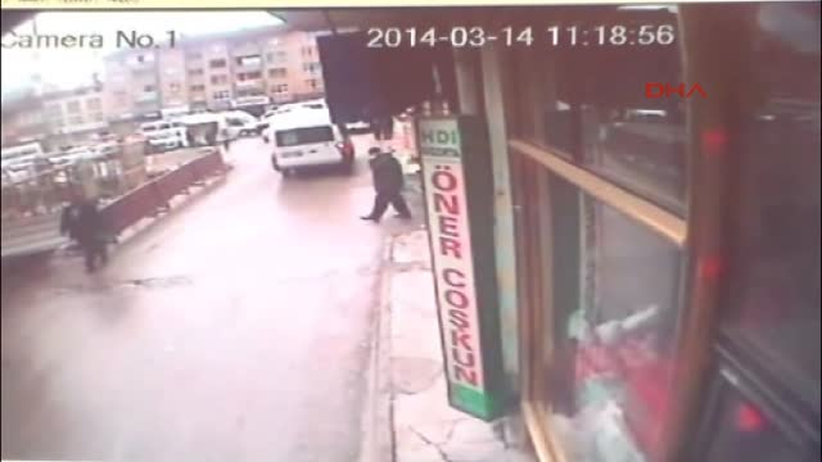 Elazığ Telefonla Polisiz Dolandırıcılığı Kameraya Yansıdıtelefonla "Polisiz" Dolandırıcılığı...