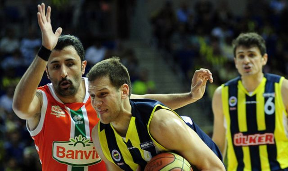 Fenerbahçe Ülker Lideri Yenmek İstiyor