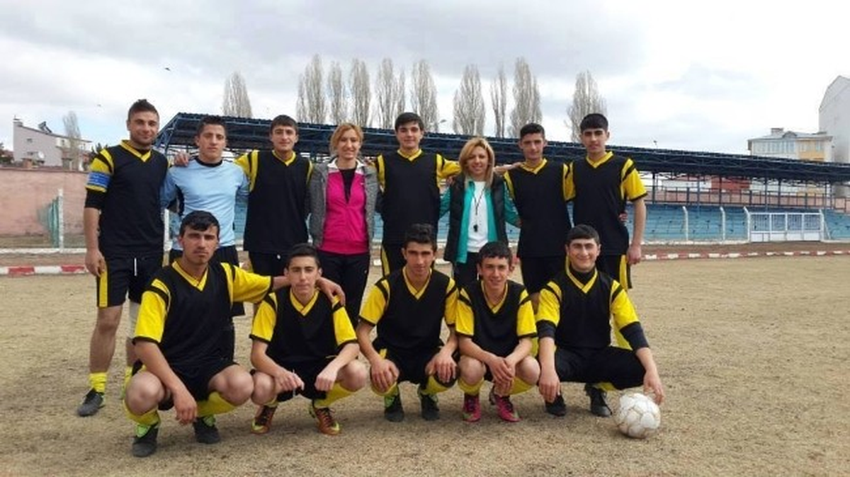 Futbol Turnuvası Şampiyonu Çıldır Lisesi Oldu
