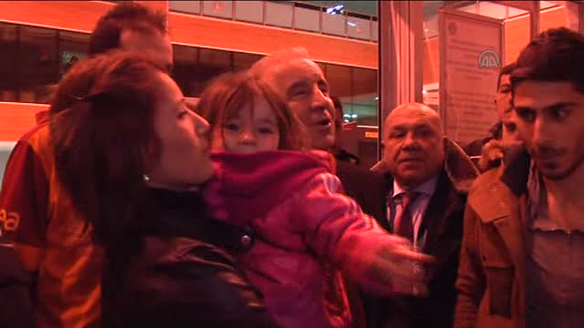 Galatasaray kafilesi İstanbul\'a hareket etti -