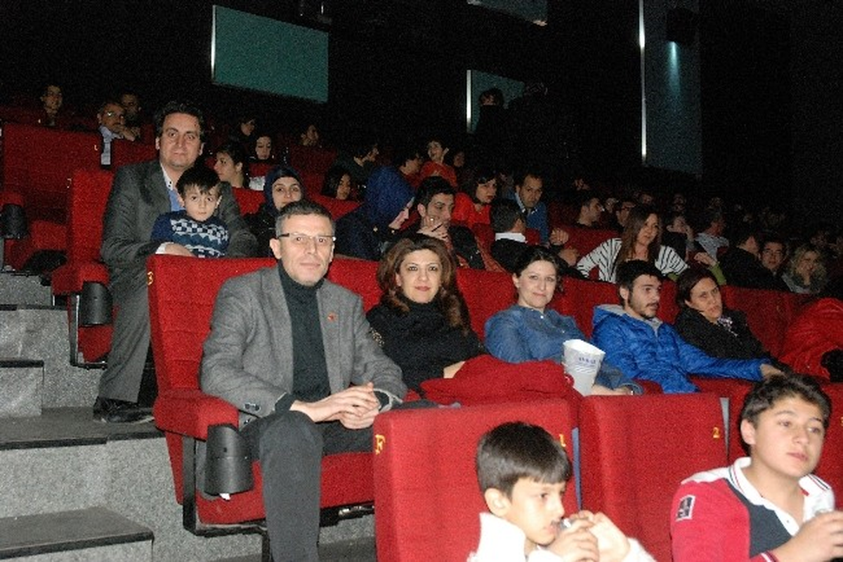 Denizli\'de Gazeteciler Sinemada Buluştu