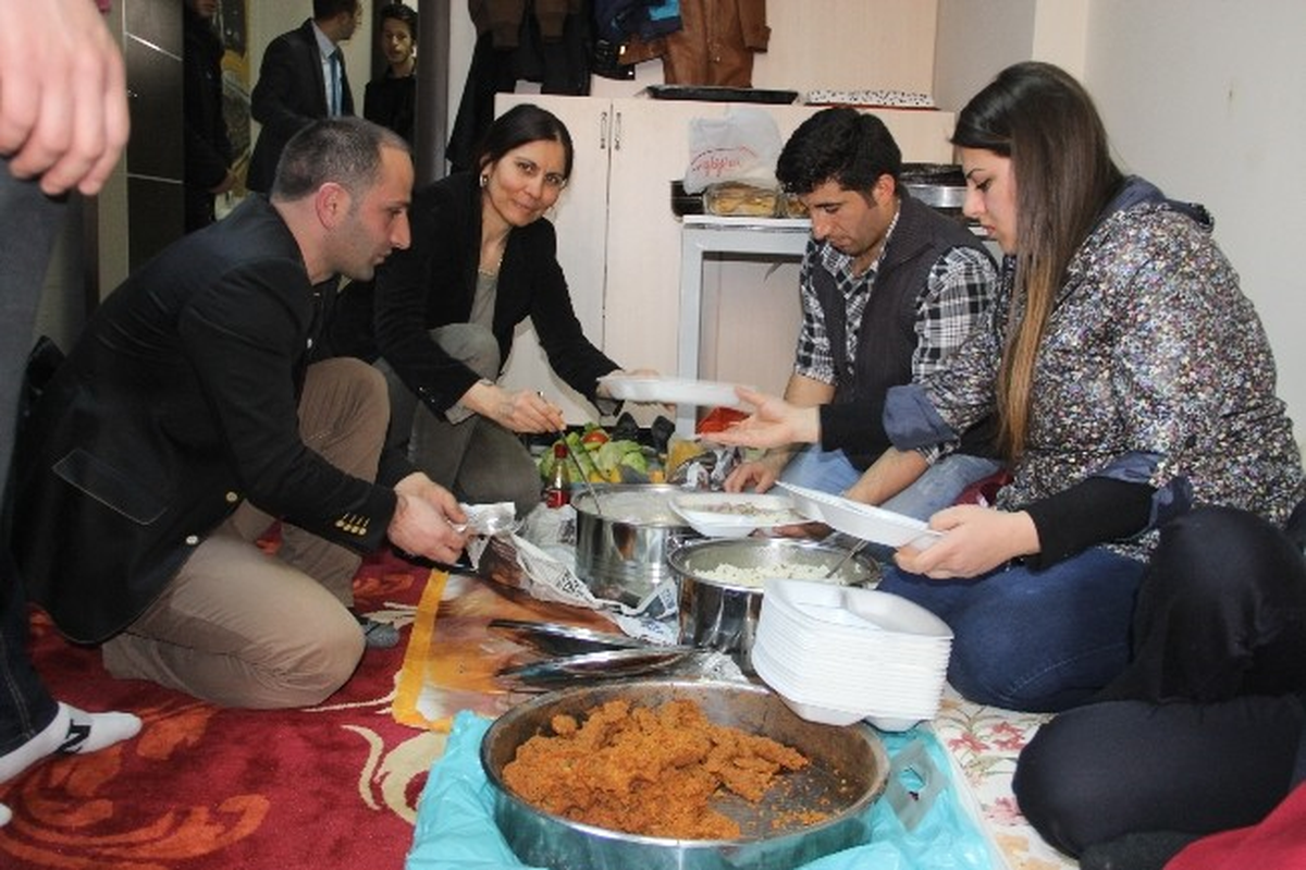 Gençlik Merkezi\'nde Çiğköfte Ziyafeti