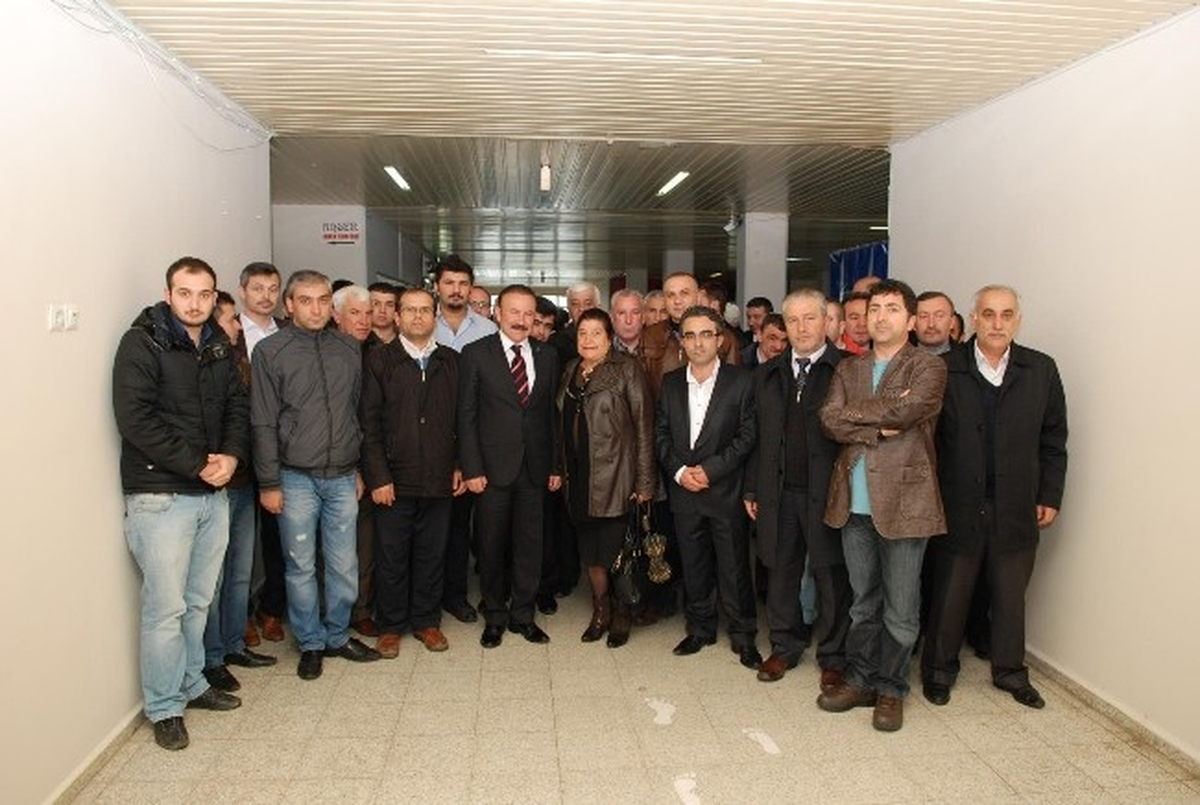 İzmit Belediye Başkanı Doğan, Esnafla Kahvaltı Yaptı