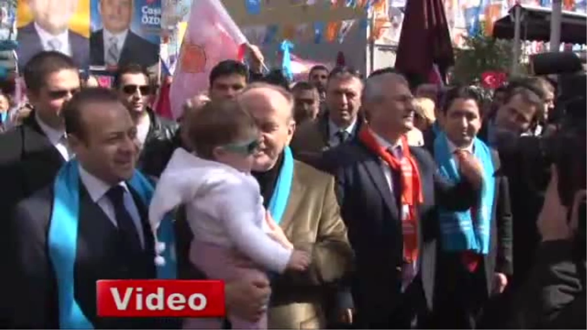 Kadir Topbaş\'tan CHP Seçim Bürosuna Sürpriz Ziyaret