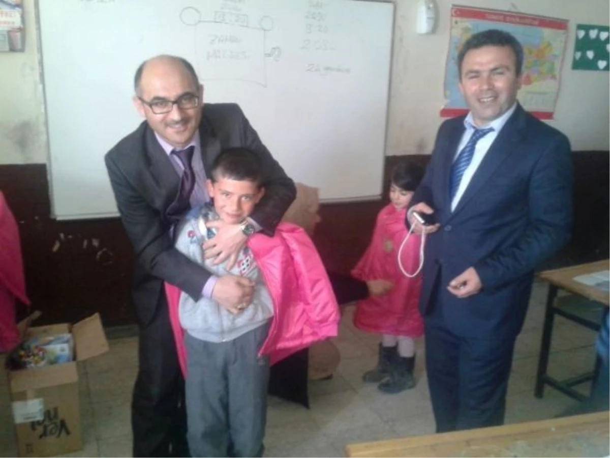 Karayazı\'da Kardeş Okul Kampanyası