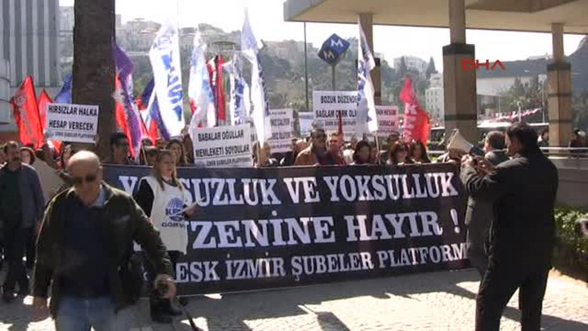 KESK\'ten Konak\'ta Yolsuzluğu Protesto Eylemi