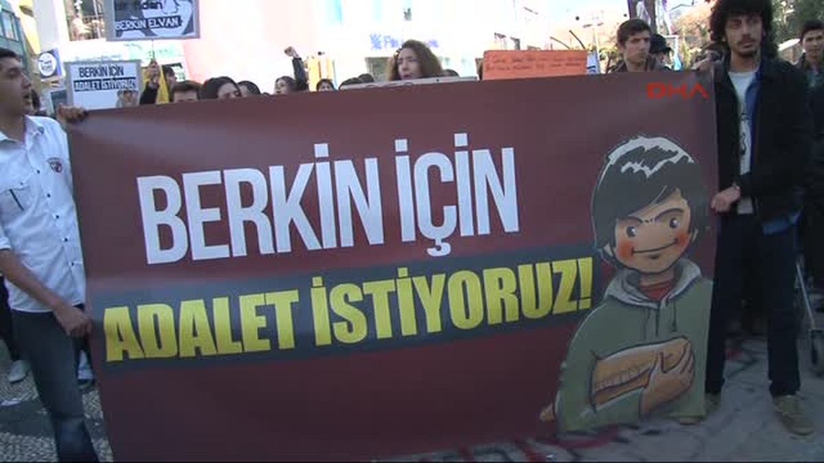 Liselilerden "Berkin İçin Adalet İstiyoruz" Eylemi