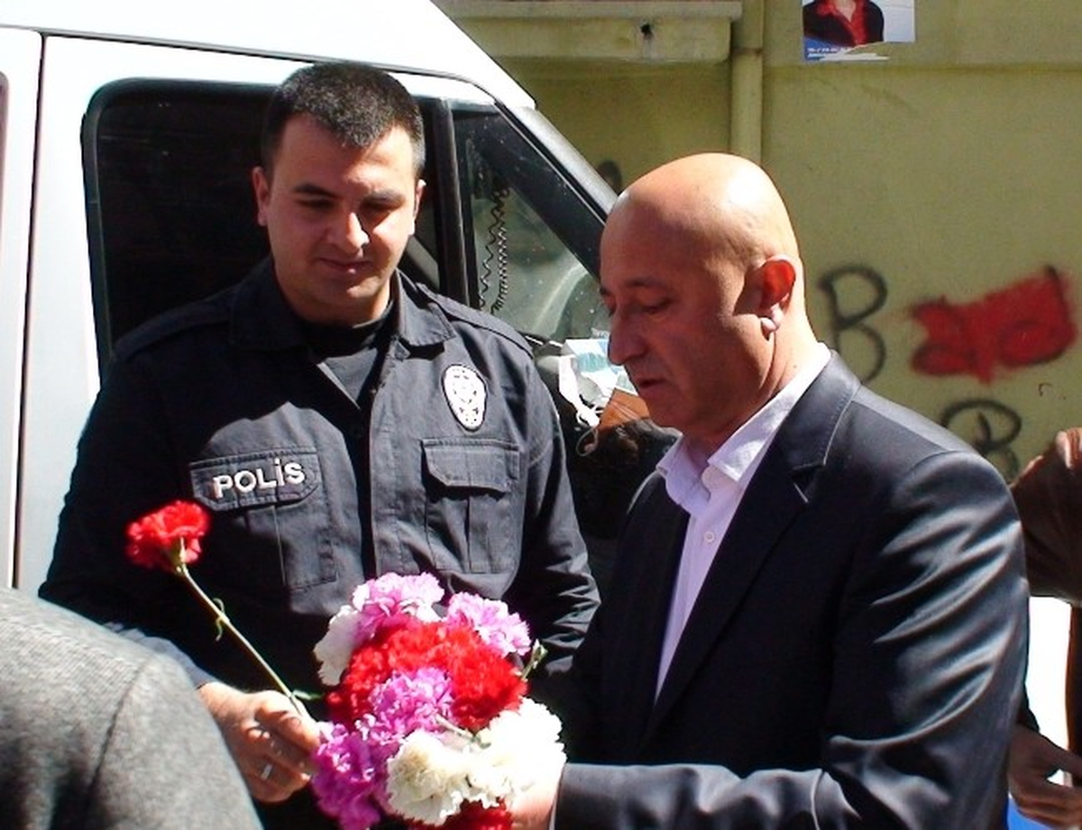 Polise Karanfilli Teşekkür