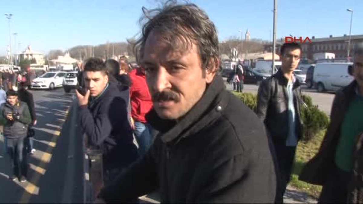 Sirkeci\'de Arabalı Vapura Girmek Üzere Olan Araç Denize Düştü