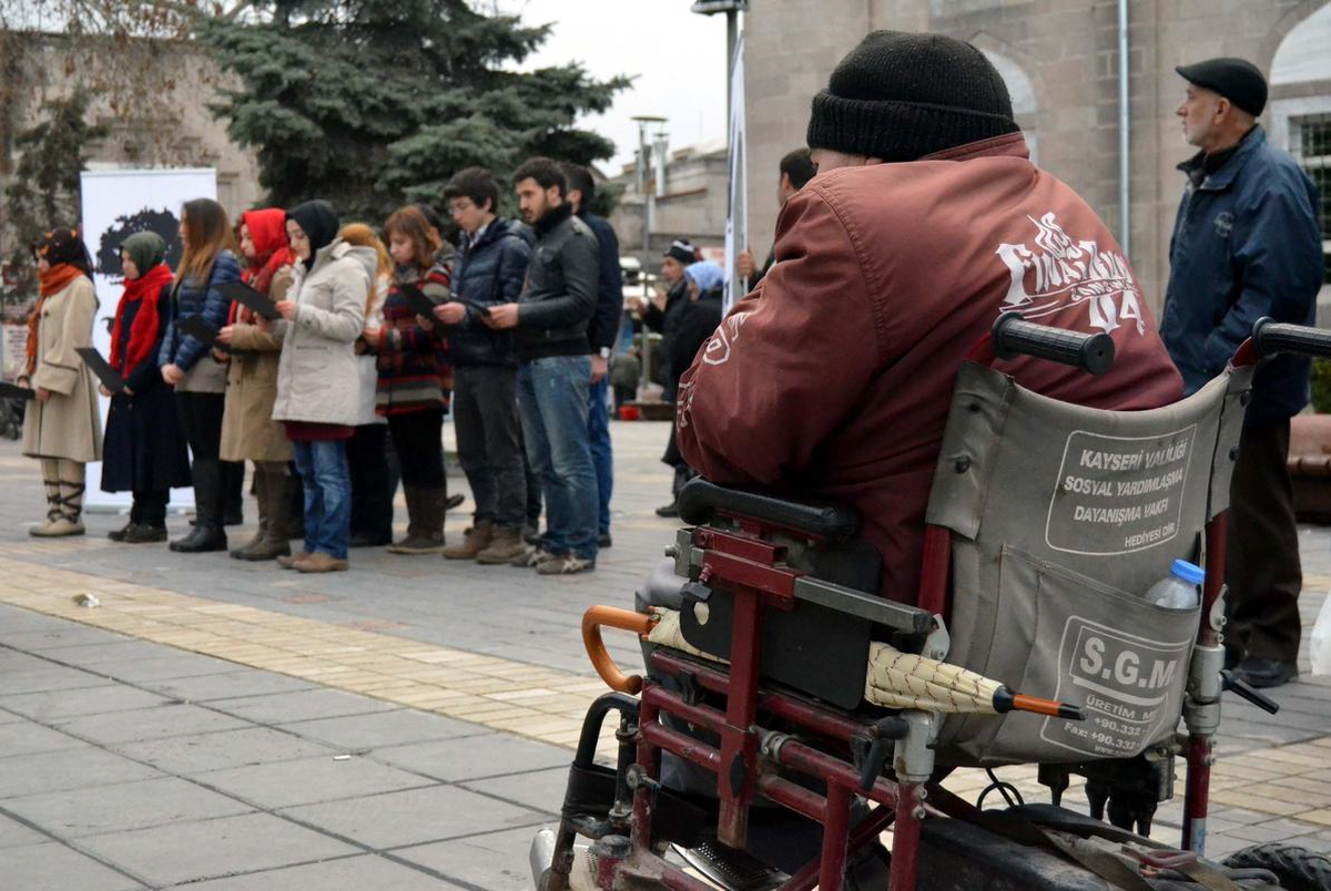 Sokakta Oratoryo Sürprizi
