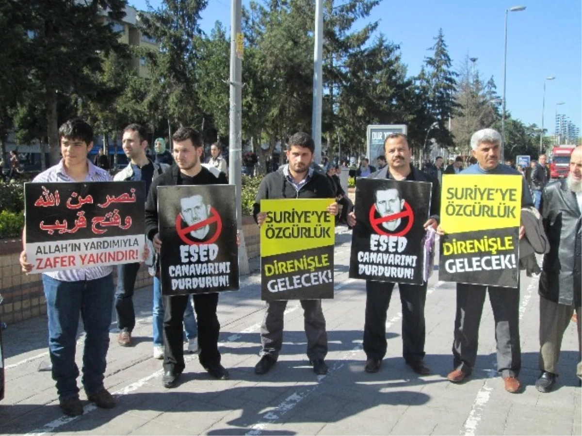 Suriye Halkıyla Dayanışma Platformu Akm Önünde Basın Açıklaması Yaptı