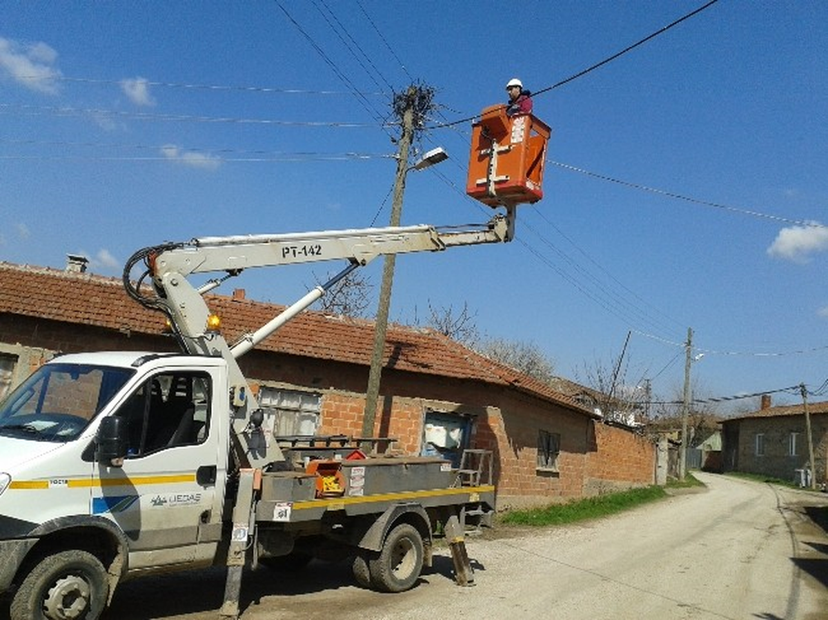 Tehlike Saçan Eski Leylek Yuvası Kaldırıldı