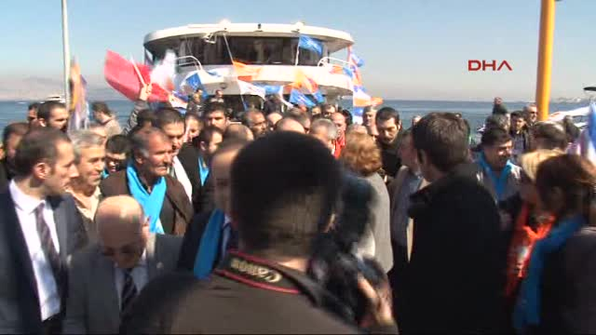 Topbaş ve Bağış CHP Seçim Bürosundaki Partililerle Tokalaştı