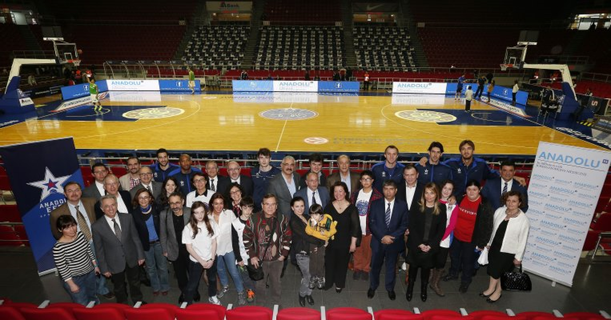 Tuncay Özilhan, Tıp Bayramı\'nı Doktorlarla Birlikte, Basketbol Maçında Kutladı