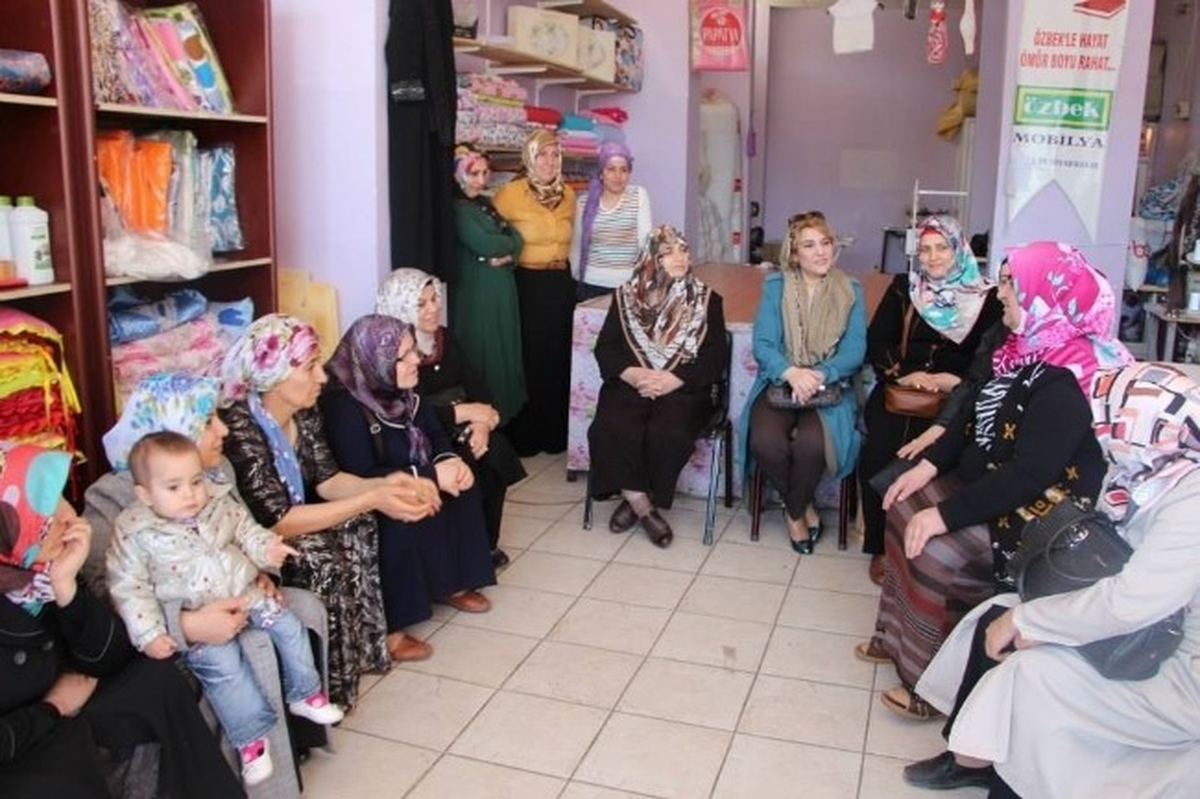 Ak Partili Kadınlar Seçim Çalışmalarını Sürdürüyor