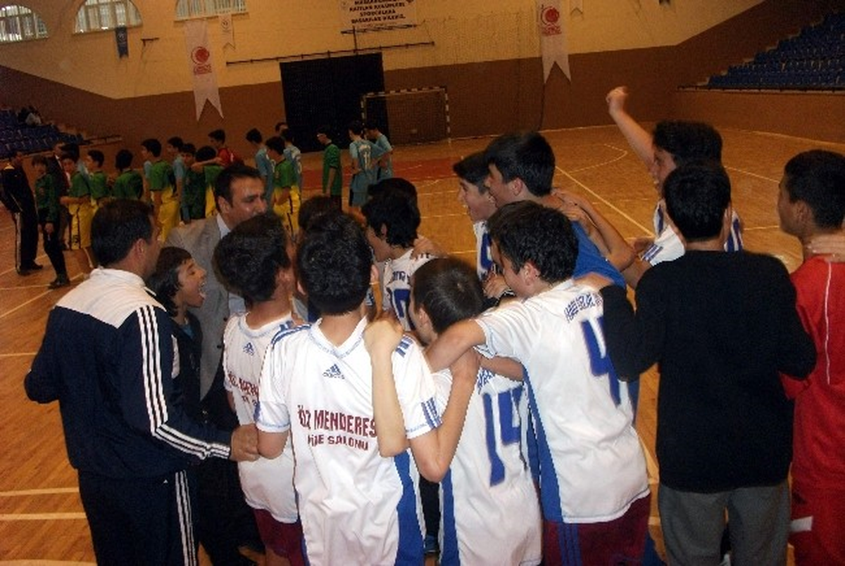 Aydın, Futsal Bölge Müsabakalarında Şampiyon Oldu