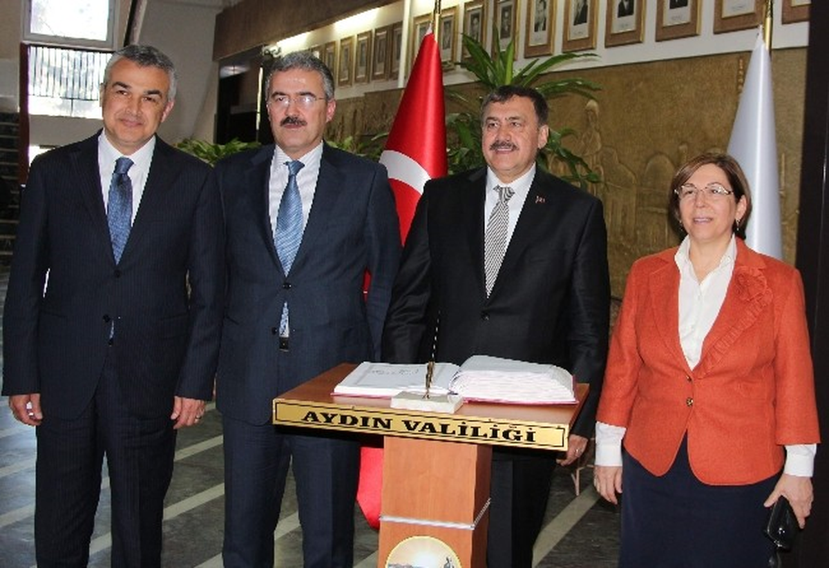 Bakan Eroğlu\'ndan AK Parti\'li Savaş\'ın "Altın Kanal Menderes Projesi"Ne Destek