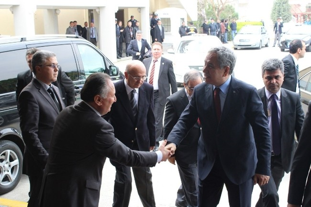 Başbakan Erdoğan İzmir\'e İniş Yaptı