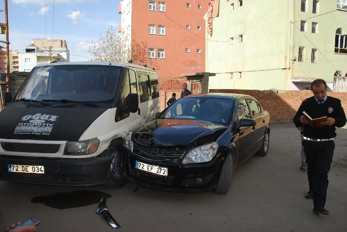 Batman\'da Trafik Kazası: 2 Yaralı