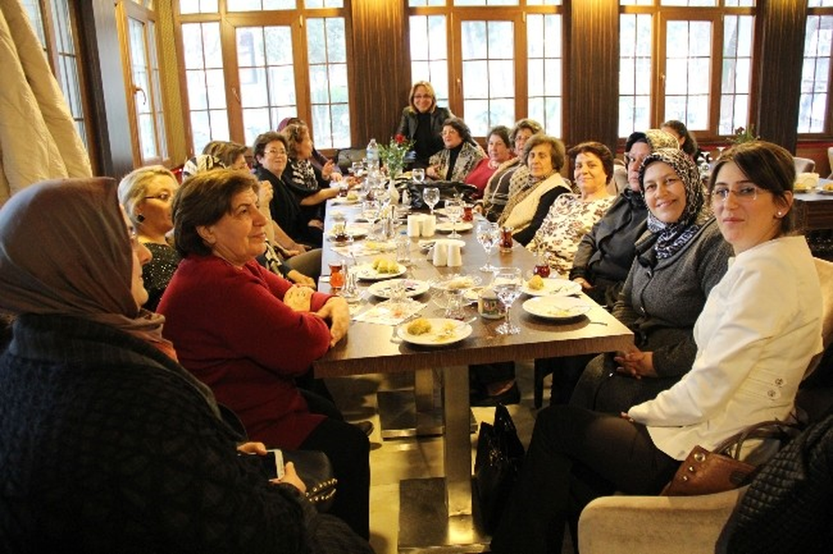 BBP\'li Kadınlar Arı Gibi Çalışıyor