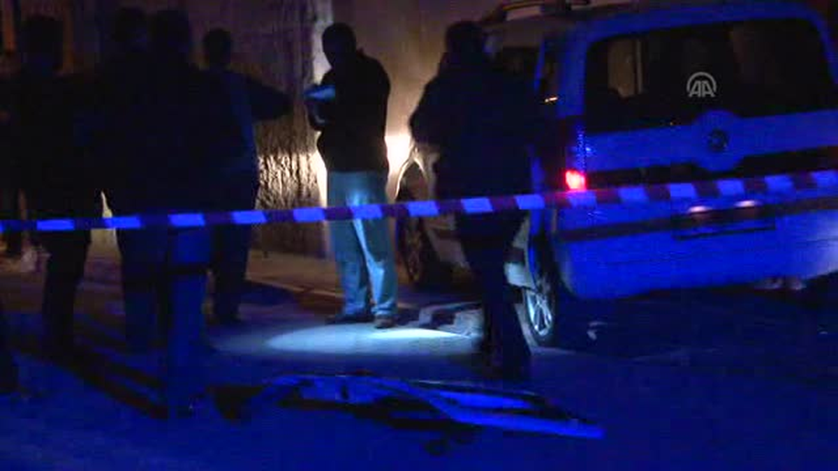 Adana\'da Cinayet Şüphelisi Polise Ateş Açtı: 1 Yaralı