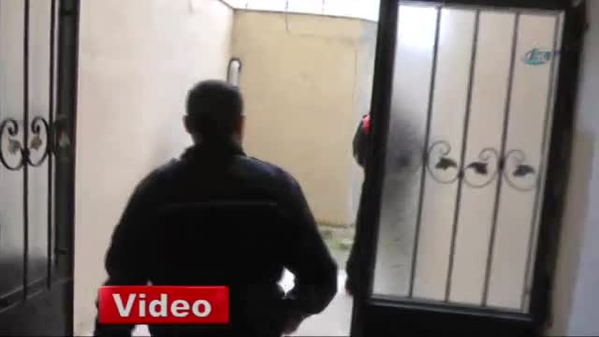 Cinayet Zanlısı Eşi ve Çocuğunu Rehin Aldı