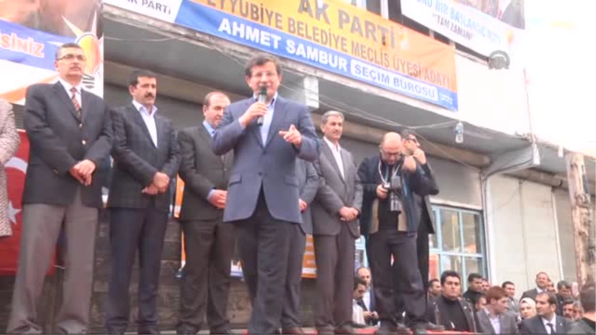 Dışişleri Bakanı Davutoğlu -